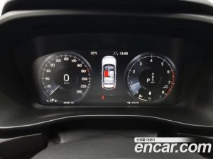 Volvo XC40 B4 Inscription 2021 года из Южной Кореи