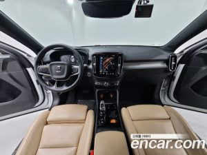 Volvo XC40 B4 Inscription 2021 года из Южной Кореи