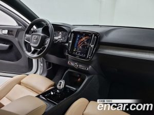 Volvo XC40 B4 Inscription 2021 года из Южной Кореи