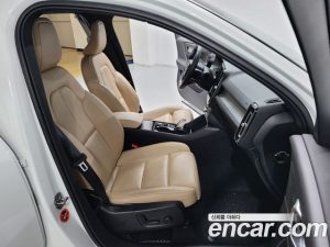 Volvo XC40 B4 Inscription 2021 года из Южной Кореи