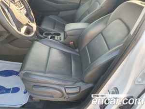 Hyundai Tucson Дизель 2.0 2WD 2019 года из Южной Кореи