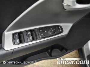 Kia Niro 1.6 HEV 2020 года из Южной Кореи
