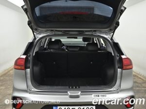 Kia Niro 1.6 HEV 2020 года из Южной Кореи