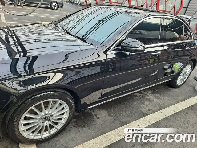 Mercedes-Benz E-Class E250 Exclusive 2021 года из Кореи