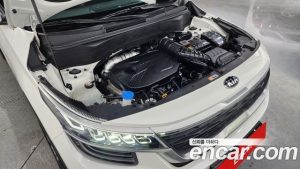 Kia Seltos Бензин 1.6 Turbo 2WD 2020 года из Южной Кореи