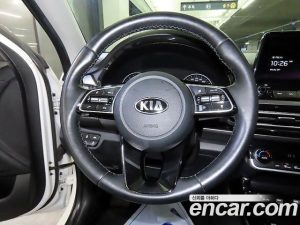 Kia Seltos Дизель 1.6 2WD 2020 года из Южной Кореи