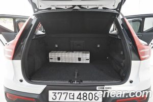 Volvo XC40 T4 R-디자인 2020 года из Южной Кореи