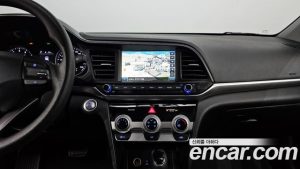 Hyundai AVANTE 1.6 2020 года из Южной Кореи