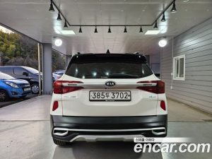 Kia Seltos Дизель 1.6 2WD 2020 года из Южной Кореи