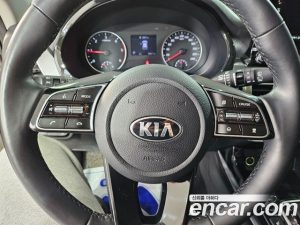 Kia Seltos Дизель 1.6 2WD 2020 года из Южной Кореи
