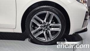 Kia K3 2020 года из Южной Кореи