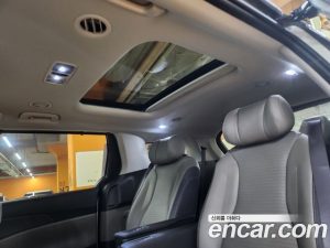 Kia Carnival Бензин 7-Seater Noblesse 2024 года из Южной Кореи