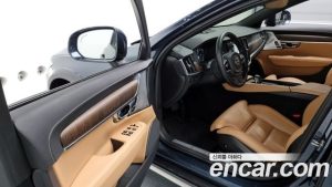 Volvo V90 B5 PRO AWD 2021 года из Южной Кореи