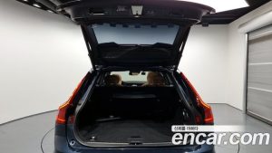 Volvo V90 B5 PRO AWD 2021 года из Южной Кореи