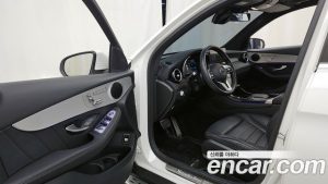 Mercedes-Benz GLC-Class GLC300 4MATIC Premium 2020 года из Южной Кореи