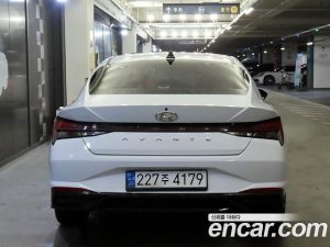 Hyundai AVANTE 1.6 2021 года из Южной Кореи
