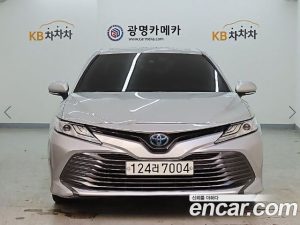 Toyota Camry 2.5 XLE HYBRID 2020 года из Южной Кореи