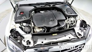 Mercedes-Benz E-Class E220d 4MATIC Exclusive 2020 года из Южной Кореи