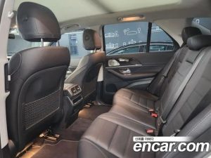 Mercedes-Benz GLE-Class GLE300d 4MATIC 2023 года из Южной Кореи