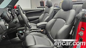 Mini Cooper Convertible DEFAULT 2020 года из Южной Кореи