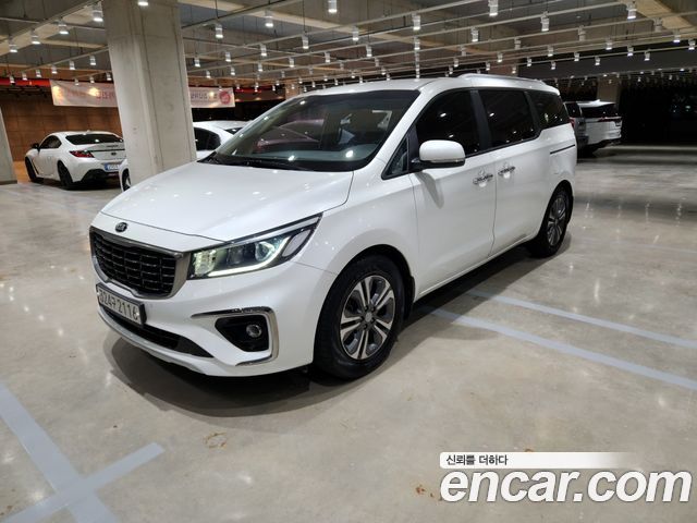 Kia Carnival 9-Seater Luxury 2019 года из Кореи