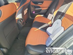 Mercedes-Benz C-Class C300 4MATIC AMG Line 2023 года из Южной Кореи
