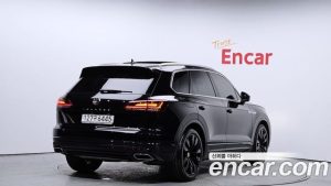 Volkswagen Touareg 3.0 TDI R-Line 2020 года из Южной Кореи