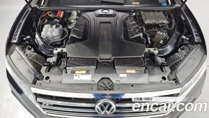 Volkswagen Touareg 3.0 TDI R-Line 2020 года из Южной Кореи