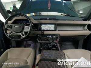 Land Rover Defender 110 D240 S 2020 года из Южной Кореи
