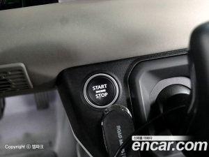 Land Rover Defender 110 D240 S 2020 года из Южной Кореи