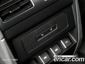 Land Rover Defender 110 D240 S 2020 года из Южной Кореи