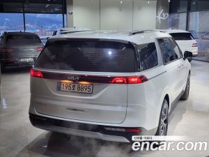 Kia Carnival Бензин 9-Seater Prestige 2023 года из Южной Кореи