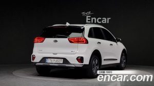 Kia Niro 1.6 HEV 2021 года из Южной Кореи