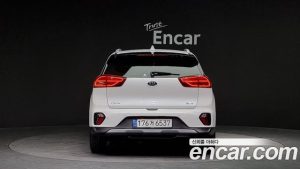 Kia Niro 1.6 HEV 2021 года из Южной Кореи