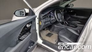 Kia Niro 1.6 HEV 2021 года из Южной Кореи