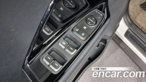 Kia Niro 1.6 HEV 2021 года из Южной Кореи