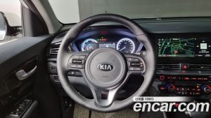 Kia Niro 1.6 HEV 2021 года из Южной Кореи
