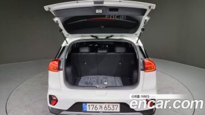 Kia Niro 1.6 HEV 2021 года из Южной Кореи