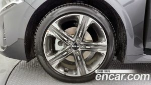 Kia K5 Signature 2023 года из Южной Кореи