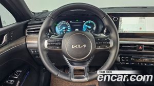 Kia K5 Signature 2023 года из Южной Кореи