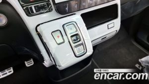 Hyundai Staria 4WD Lounge 9-Seater 2023 года из Южной Кореи