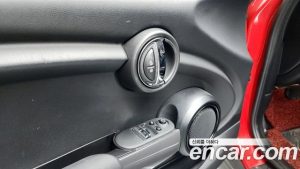 Mini Cooper DEFAULT 2020 года из Южной Кореи