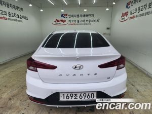 Hyundai AVANTE 1.6 2020 года из Южной Кореи