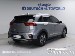 Kia Niro 1.6 HEV 2020 года из Южной Кореи