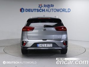 Kia Niro 1.6 HEV 2020 года из Южной Кореи