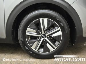Kia Niro 1.6 HEV 2020 года из Южной Кореи