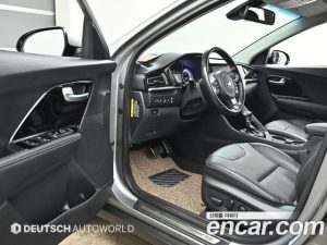 Kia Niro 1.6 HEV 2020 года из Южной Кореи