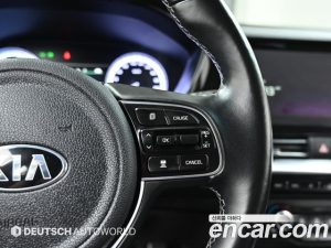 Kia Niro 1.6 HEV 2020 года из Южной Кореи