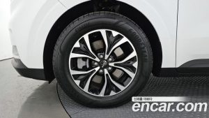 Kia Carnival 9-Seater Prestige 2023 года из Южной Кореи