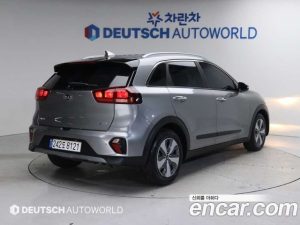 Kia Niro 1.6 HEV 2020 года из Южной Кореи